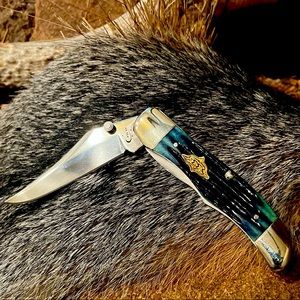 Case XX Mid-Folding Hunter Knife with Green Second Cut Bone Handles